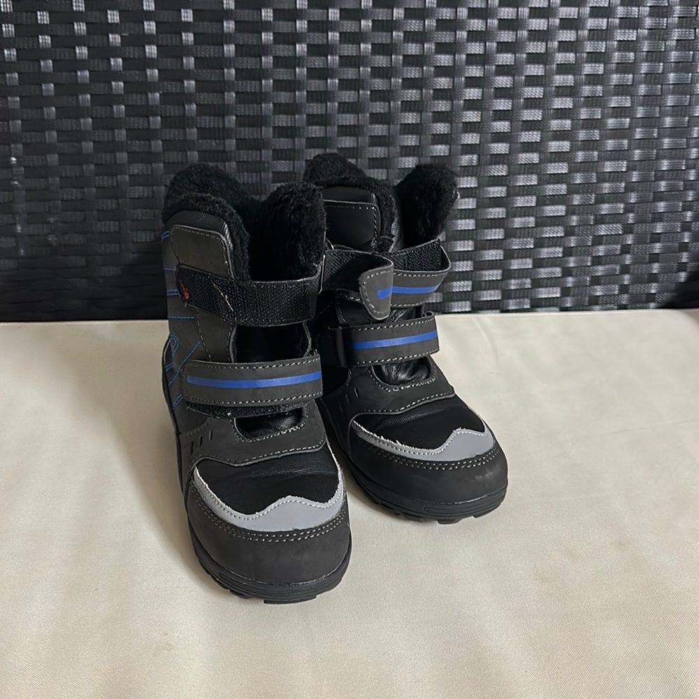 Winter boots for boy